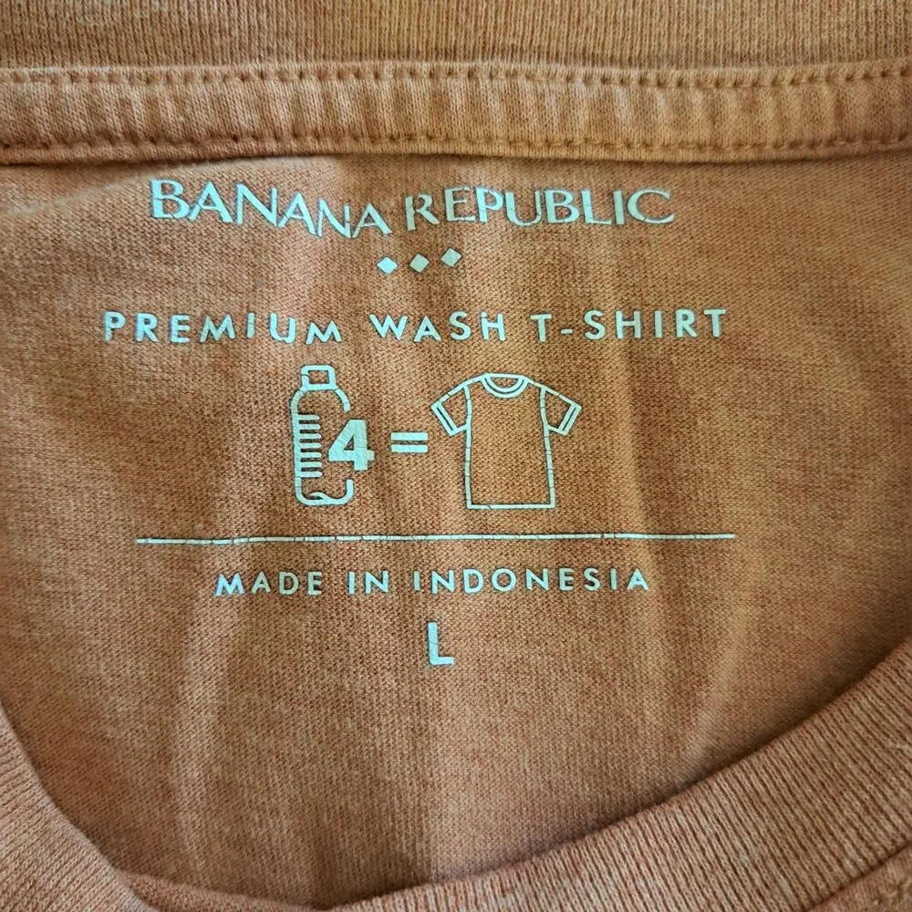 BANANA REPUBLIC PREMIUM WASH T SHIRT  SIZE L